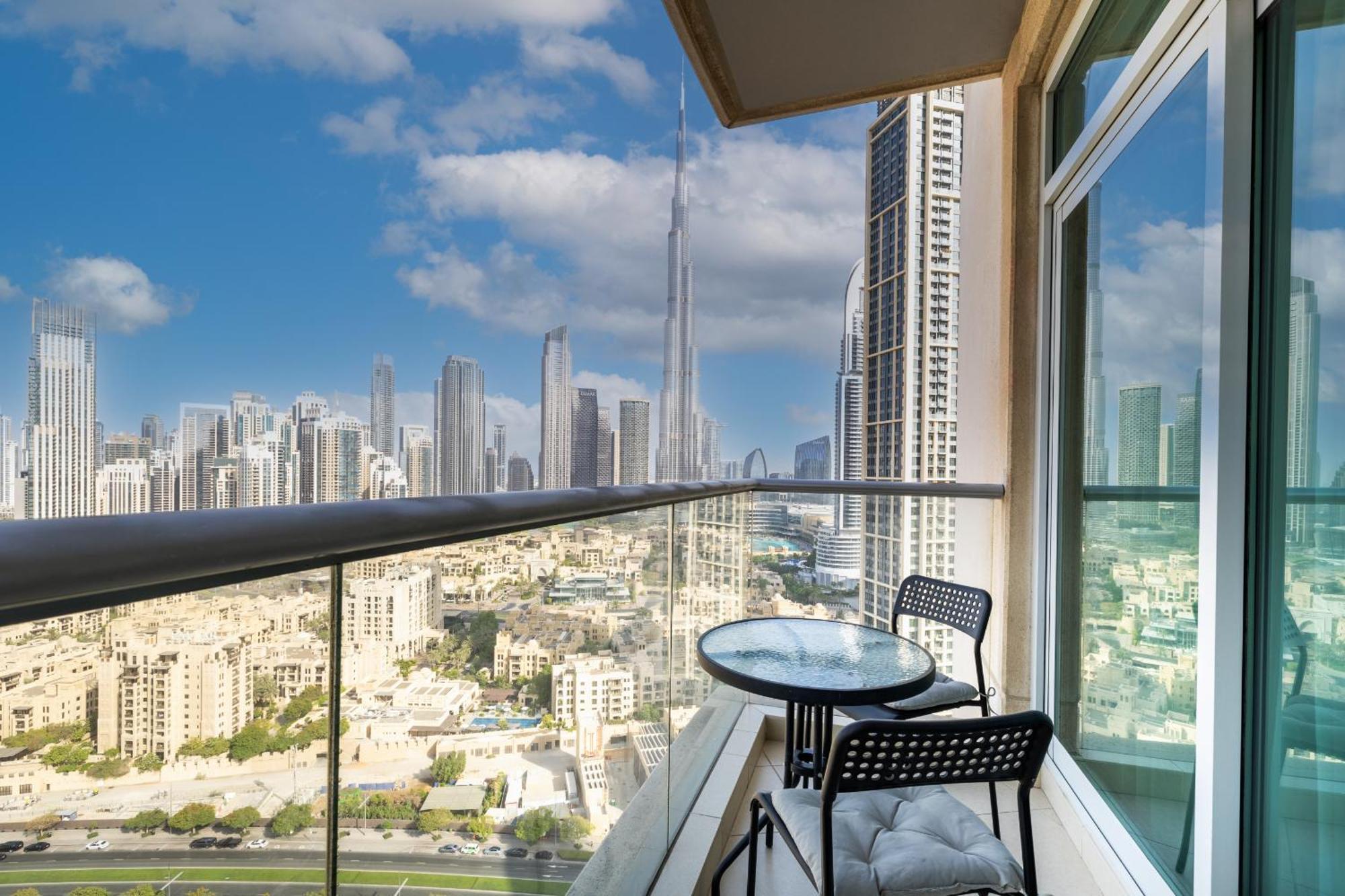 Upgraded Apartment With Stunning Burj Khalifa View Дубай Екстер'єр фото